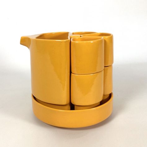 Dishwear Aesthetic, 60s Pottery, 1960s Design, Tanah Liat, Decoration Inspiration, Ceramic Design, Modular Design, Kitchen Stuff, Objects Design