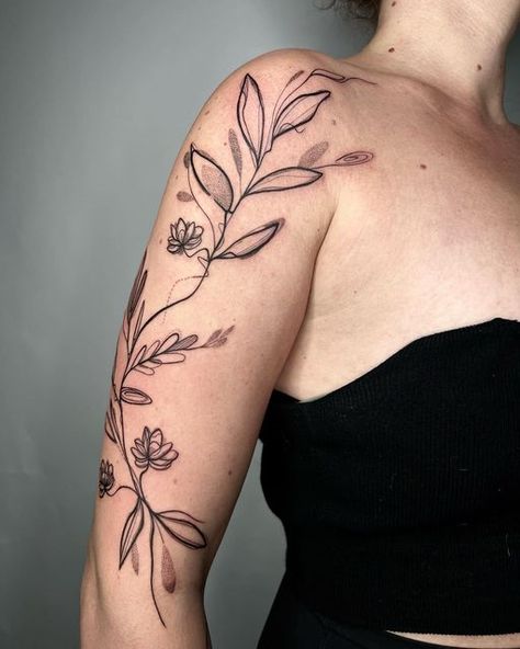 MAE 〰️ on Instagram: "Vines & Lotus’s 〰️ Half Sleeve. #devilsinthedetails What a session and what a client: took a while to make all the positioning perfect. We wanted to go with a more ‘free flowing’ feel than a hard abstract line. Utterly obsessed with how this turned out. ❤️‍🔥 #vinetattoo #lineworktattoo #sketchtattoo #halfsleeve" Flow Tattoo Ideas, Abstract Lines Tattoo, Abstract Flower Tattoo, Flow Tattoo, Abstract Flower Tattoos, 2024 Tattoo, Vine Tattoos, Flower Sleeve, Line Flower