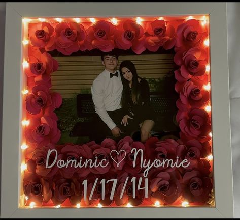 Shadow Box Ideas, Couple Shadow, Personalized Shadow Box, Flower Shadow, Diy Shadow Box, Custom Shadow Box, Flower Shadow Box, Personalized Couple, Rose Lights