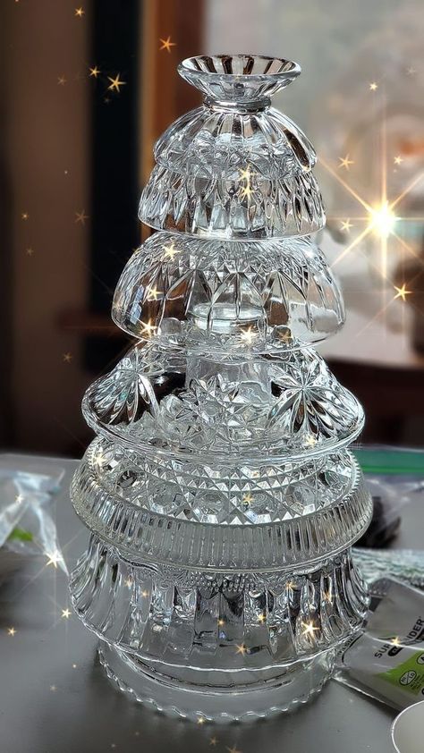 Crystal Christmas Trees, Diy Crystal Christmas Tree, Glass Bowl Christmas Tree, Glass Bowl Christmas Tree Diy, Old Crystal Dishes Diy, Christmas Tree Made From Crystal Bowls, Crystal Bowl Christmas Tree, Christmas Tree Dyi, Junk Angels