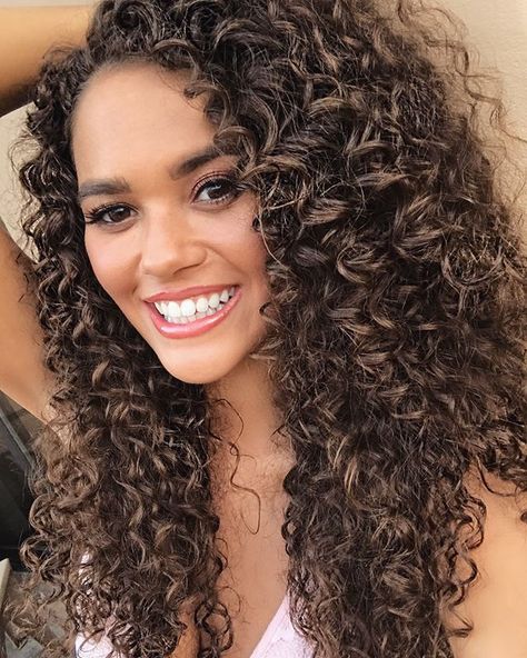 be careful with me Madison Pettis Hair, Worry Less Smile More, Madison Pettis, Crimped Hair, Hair Curls, Long Curls, Worry Less, Smile More, Curly Girl