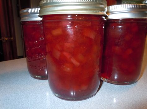 Easy Strawberry Rhubarb Jam Rhubarb Strawberry Jam, Strawberry Rhubarb Jam Recipe, Rhubarb Freezer Jam, Strawberry Rhubarb Recipes, Rhubarb Jelly, Fruit Jam Recipes, Rhubarb Jam Recipes, Rhubarb Strawberry, Strawberry Rhubarb Jam