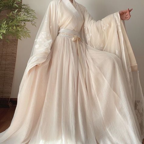 Hanfu Dress Women Ancient Chinese Traditional Hanfu Outfit Female Cosplay Costume Party Show Hanfu Japanese Wedding Dress, Chinese Fancy Dress, Outfit Female, Traditional Asian Dress, Ancient Dress, Ancient Chinese Dress, Chinese Style Dress, Traditional Chinese Dress, Old Fashion Dresses