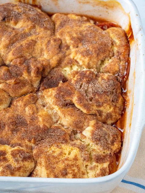 Southern Peach Cobbler | 12 Tomatoes Tomato Desserts, Desserts Peach, Southern Peach Cobbler Recipe, Southern Peach Cobbler, Lunch Dessert, 12 Tomatoes Recipes, Summertime Recipes, Fruit Cobbler, Summer Foods