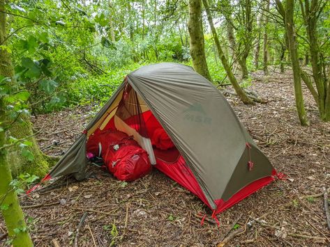 MSR Hubba NX 1 Review (Awesome 1-Person Backpacking Tent) | MSR UK - Becky the Traveller Fall Camping Outfits, Aesthetic Camping, Camping Outfits For Women, One Person Tent, Camping Uk, Wild Camp, Altitude Sickness, Fall Camping, Hiking Tent