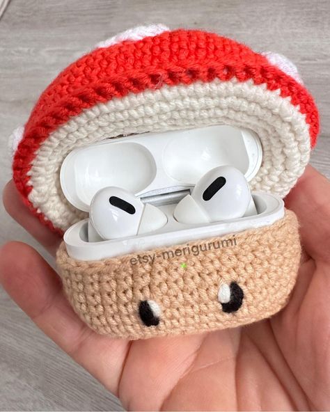 Crochet Mushroom Airpod Case, Cute Crochet Airpod Case, Crochet Airpods Pro Case Pattern Free, Crochet Airpod Case Pattern, Airpods Pro Case Crochet, Crochet Airpods Pro Case, Crochet Case Pattern, Crochet Airpods, Crochet Phone Cases