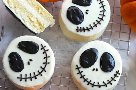 Jack Skellington Cakes Jack Skellington Desserts, Jack Skellington Cakes, Jack Skellington Cupcakes, Little Debbie Tree Cake, Sabbat Recipes, Copycat Little Debbie, Little Debbie Tree, Jack Skellington Cake, Sugar Cookie Cheesecake