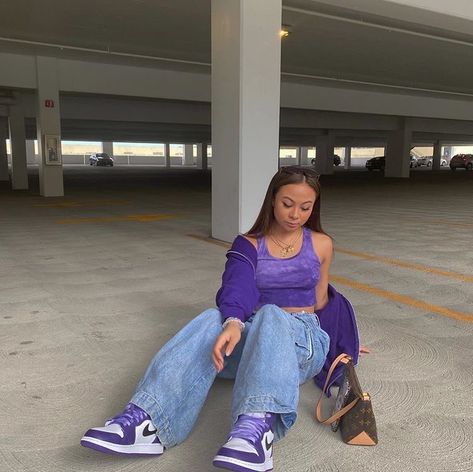 Lavender Top Outfit, Purple Streetwear, Air Jordan 1 Outfit Women, Jordan 1 Outfit Women, Dunks Outfit, Rain Outfit, Famous Outfits, Purple Fits, Looks Country