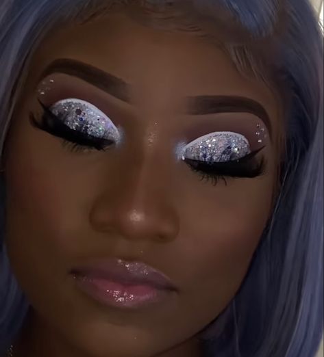 Silver Make Up For Prom, White Birthday Makeup, Sliver Glitter Make Up Looks, Royal Blue And Silver Makeup, White Glitter Makeup Looks, Blue And Silver Makeup Looks Black Women, White Makeup Looks Black Women, Christmas Nails Acrylic Green, Blue And Silver Makeup Looks