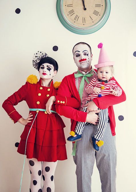 Clown Troupe: Scare everyone away with impressive clown costumes and intricate face paint. Coordinate colors, mainly primary ones, to look united and choose pieces with stripes or spots. This family costume idea works well for families of three or more - pets included!  Add a big red nose or even a crazy wig to take this super fun family Halloween costume the next level.Find more family Halloween costumes here that are inexpensive, fun and super creative. Two Person Costumes, Make Up Diy, Trio Halloween Costumes, Send In The Clowns, Clown Costume, Circus Birthday, Circus Theme, Fantasias Halloween, Circus Party