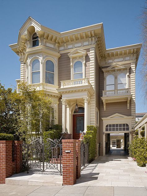 Renovation of old Carriage House in San Francisco Victorian Exterior, House Renovation Projects, Victorian Style Homes, San Francisco Houses, Pacific Heights, Fancy Houses, Victorian Houses, Victorian Architecture, Victorian House