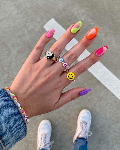 Acrylic Bright Nails, Bright Nails Ideas, Long Neon Nails, Short Summer Nails, Fairytale Ring, Nail Design Glitter, Bright Nail Designs, Cute Nail Colors, Prom 2022