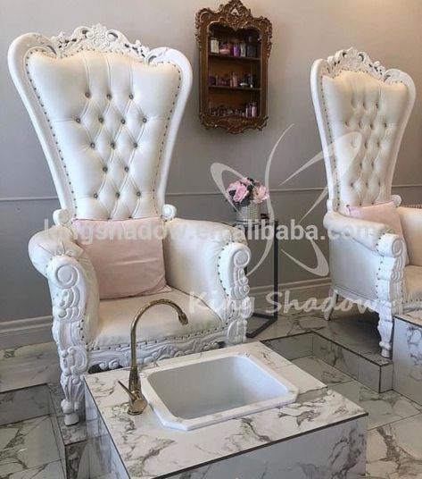 Home Spa Room, Nail Salon Interior Design, Beauty Room Salon, Spa Room Decor, Salon Suites Decor, Spa Pedicure, Nail Salon Decor, Spa Chair, Salon Suites