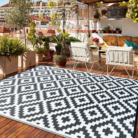 About this item
Premium Outdoor Rug: CHOSHOME outdoor Rugs is made of 100% polypropylene(recycled plastic), the edges of garden rug are heat-treated to avoid abrasion, soft and durable, UV protected to ensure lasting colour . Reversible outdoor rug designed with woven structure to be quick and easy to dry which make it water resistant and breathable that will not hurt grass or scratch your deck. Balcony Rug, Large Outdoor Rugs, Camping Rug, Beach Bbq, Picnic Beach, Rug Geometric, Picnic Mat, Camping Picnic, Weaving Patterns