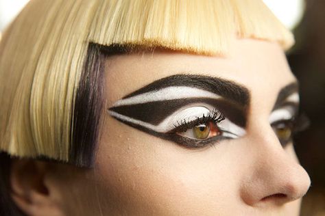 Star Wars Makeup, 80s Makeup, Graphic Eyes, Special Makeup, Avant Garde Makeup, Old Makeup, Stage Makeup, Storm Trooper, Star Wars Inspired