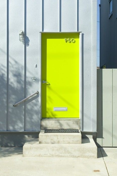 everythingsuchas reblogged sikfaps: Yellow Door, Yellow Doors, Street House, Beautiful Doors, Door Color, Neon Color, Mellow Yellow, Neon Yellow, Bright Green