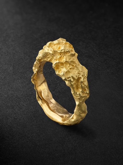 Elhanati's 'Rock Big' ring has been hand-cast from gold at the brand's Copenhagen atelier. It's crafted using a traditional hammering technique for a unique, organic finish. Forged Metal Ring, Mens Wedding Rings Textured, Anstract Wedding Rings, Mesquite Rings, Engagement Rings No Stone, Big Gold Ring, Gold Ring For Men, Texture Jewelry, Expensive Rings