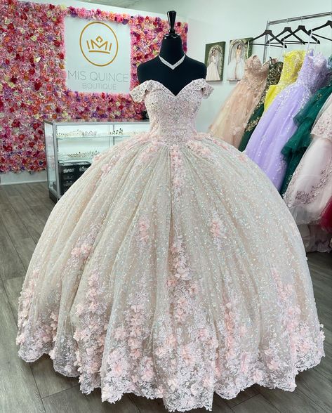 Sweet 16 Quinceanera Dresses, White Quince Dress With Pink Flowers, White Quince Dress With Flowers, Summer Quinceanera Dresses, White Quince Dress, Quinceañeras Ideas, Quinceañera Planning, Pink Sweet 16 Dress, Quinceanera Dresses Blush