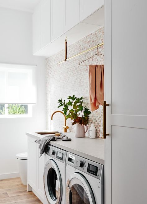 White Laundry Room, Laundy Room, Scandi Interiors, White Laundry, Laundry Design, Laundry Room Inspiration, Scandi Home, Small Laundry, 아파트 인테리어