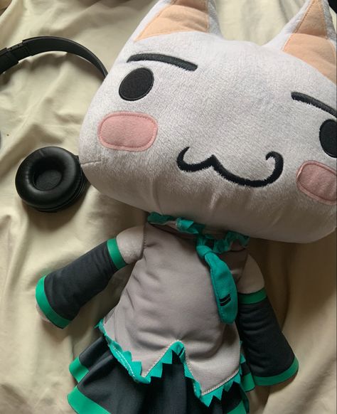 #toro #hatsunemiku #miku #plushies #aesthetic #toroinoue #dokodemoissyo Plushies Aesthetic, Toro Inoue, Bed