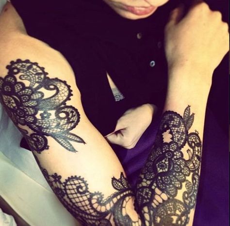 Lace Sleeve Tattoos, Lace Tattoo Design, Girls With Sleeve Tattoos, Lace Tattoo, Full Sleeve Tattoos, Sailor Jerry, Sleeve Tattoos For Women, Hip Tattoo, Tattoo Sleeve Designs