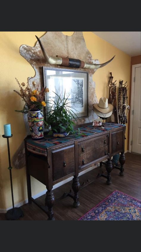 Western Entryway, Cowhide Decor, Western Living Room, Ranch House Decor, Southwestern Home Decor, Western Rooms, Southwestern Home, Ranch Decor, Western Furniture