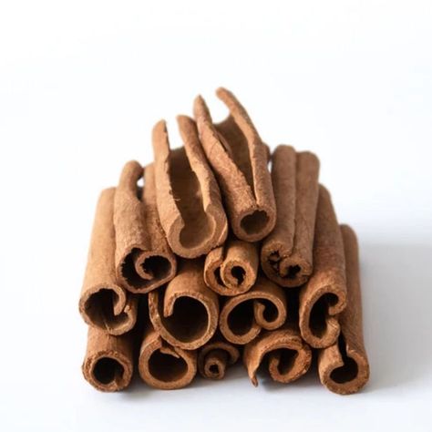 Ingredient Spotlight on Cinnamon: Cinnamon (Cinnamomum Zeylanicum Bark Extract) is featured in our Ultra Restorative Moisturizer and offer skin conditioning and protection while also providing antimicrobial and antioxidant properties. #ingredientspotlight #cinnamon #moisturizer #antioxidant #antimicrobial #intelligentelixirs #intelligentskincare #ieskincare #intelligentbeauty #crueltyfreebeauty Natural Potpourri, Cassia Cinnamon, Ceylon Cinnamon, Cinnamon Bark, Star Anise, Stir Fries, Cruelty Free Beauty, Usda Organic, Potpourri