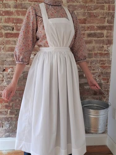 Pour La Victoire: Victorian/Edwardian Kitchen Apron Tutorial & Pattern Apron Measurements Patterns, Prairie Apron Pattern Free, Medieval Apron Pattern, Diy Pinafore Apron, Ruffle Apron Pattern, Apron Patterns Free, Victorian Apron, Apron Dress Pattern, Victorian Aprons