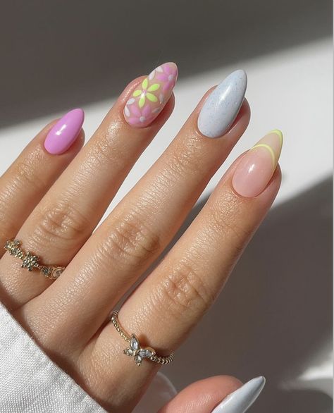 Ready to elevate your spring nail game? Explore 34 Insanely Cute Spring Nail Design Ideas that will add a pop of color and style to your fingertips! From vibrant florals to delicate pastels, we've curated the ultimate collection of nail designs to welcome the season in style. Spring Break Nail Ideas, Fresh Nail Designs, Nail Ideas Spring, Spring Nail Design, Spring Break Nails, Easter Nail Designs, Me Core, Broken Nails, Cute Spring Nails