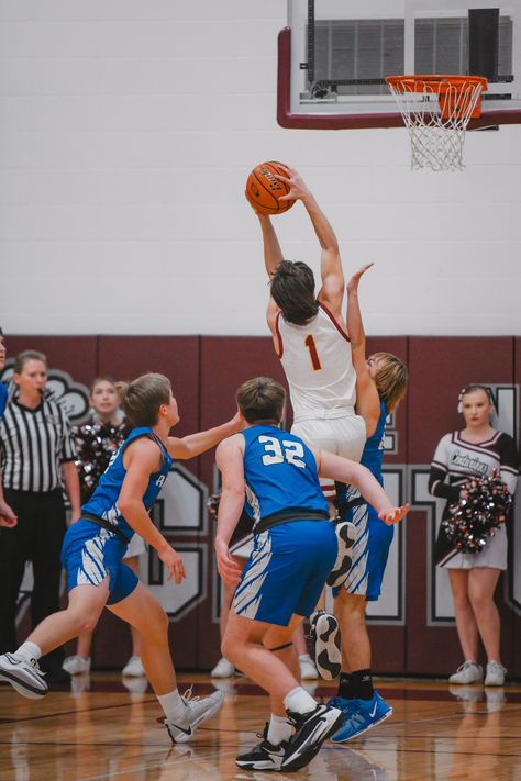 high-school basketball gameday photography. offense basketball photo. senior basketball photos. Basketball Game Photography, Basketball High School, Basketball Photos, Journal Bible, School Basketball, Basketball Photography, Sport Photography, Basketball Games, College Basketball