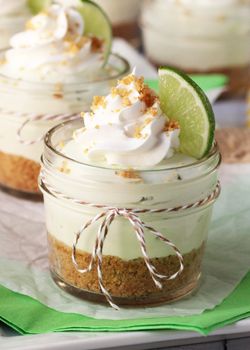 No Bake Key Lime Cheesecake in a Jar - Life Love and Sugar No Bake Key Lime Cheesecake, Easy Mini Cheesecake Recipe, No Bake Key Lime, Life Love And Sugar, Mini Cheesecakes Easy, Oreo Desserts, Mason Jar Desserts, Cheesecake In A Jar, Key Lime Cheesecake