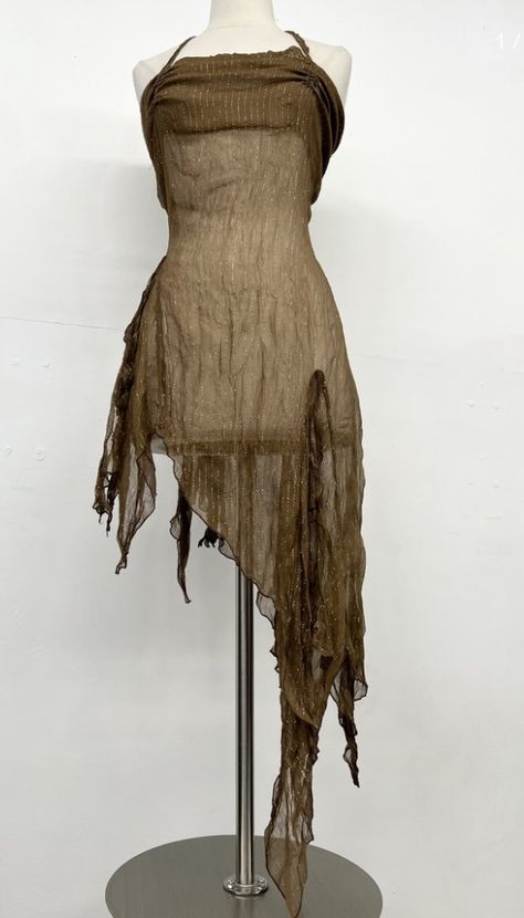 Tree Fashion Design, Torn Dress Aesthetic, Burnt Clothing, Swamp Aesthetic Clothes, Solar Punk Outfit, Brown Fairy Dress, Burning Clothes, Solar Punk Fashion, Peter Pan Kostüm