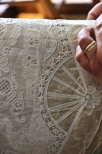 Burano Lace, Burano Italy, Sculpture Textile, Types Of Lace, Point Lace, Amazing Lace, Irish Lace Crochet, Linens And Lace, Irish Lace