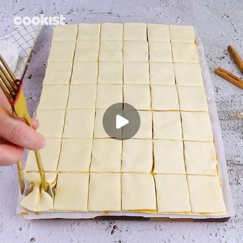 Cookist Wow on Instagram: "Do you want to make a delicious #dessert with #puffpastry? Don't miss these 3 ideas, since they are super quick to prepare, and the final result won't disappoint ❤️ ✅Quick Puff Pastry Croissants 👉INGREDIENTS Puff pastry Chocolate bars Sugar Egg Powdered sugar ✅Cinnamon Ribbons 👉INGREDIENTS 2 rolls of puff pastry 150g of jam 30g (1/4 cup) of sugar Cinnamon Nutmeg 1 egg for brushing ✅Ciavattoni romani (Italian puff pastry dessert) 👉INGREDIENTS 3 rolls of puff pastry Sugar Hazelnut cream You can find the full written recipes on www.cookist.com by writing the names in the search bar 😉 Which one did you like the most? 😋 Tell us in the comments👇 #cookistwow #cookistrecipe #recipes #delicious #dessert #cooking #baking #homemade #foodie #foodlover #foodblog #foodbl Puff Pastry Croissants, Sweet Puff Pastry Recipes, Puff Pastry Croissant, Quick Puff Pastry, Puff Pastry Chocolate, Easy Puff Pastry Desserts, Recipes Using Puff Pastry, Resep Puff Pastry, Puff Pastry Dessert