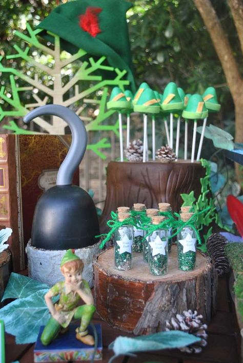 Peter Pan birthday party! See more party ideas at CatchMyParty.com! Peter Pan Birthday Party Ideas, Peter Pan Birthday Party, Peter Pan Birthday, Peter Pan Cakes, Peter Pan Party, Fairy Theme, Onederland Birthday Party, Peter Pan Disney, Boys First Birthday Party Ideas