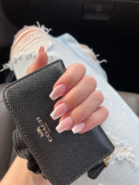 wallet acrylic nails white coffin v White Tip Acrylic Nails, Hoco Nails, White Gel Nails, White Tip Nails, White Coffin Nails, White Acrylic Nails, French Tip Acrylic Nails, Basic Nails, Simple Acrylic Nails