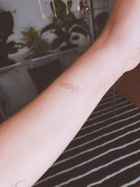 Fun Fine Line Tattoos, Tiny Rainbow Tattoo Black And White, Dainty Rainbow Tattoo, Minimal Rainbow Tattoo, Sun Rainbow Tattoo, Black And White Rainbow Tattoo, Little Rainbow Tattoo, Simple Rainbow Tattoo, Fine Line Rainbow Tattoo