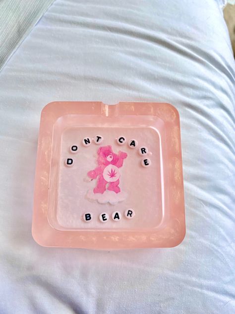 Epoxy Ashtray Ideas, Diy Resin Ashtray, Resin Ashtray Ideas, Epoxy Resin Ashtray Ideas, Girly Ashtray, Ashtrays Resin, Resin Car Ashtray, Ashtray Resin, Cute Ashtray Resin