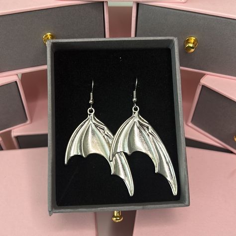 Get These Badass Bat Wing Earrings And Make A Statement. These Are Cute But Edgy And Lightweight (10.1g). A Snazzy And Unique Pair Of Metal Alloy Earrings That Add The Perfect Dark (But Cute) Edge To Your Look. Bundle & Save + These To Any Other Bundle Of Items Marked 3 For $24 For Some Seriously Spooky Savings Ships In Chic Pink Drawer Box. Great For Gifting And Storage Offers Welcome Pink Drawers, Perfect Dark, Bat Earrings, Vintage Clip Earrings, Turquoise Drop Earrings, Gothic Earrings, Mini Earrings, Bat Wing, Clover Earrings