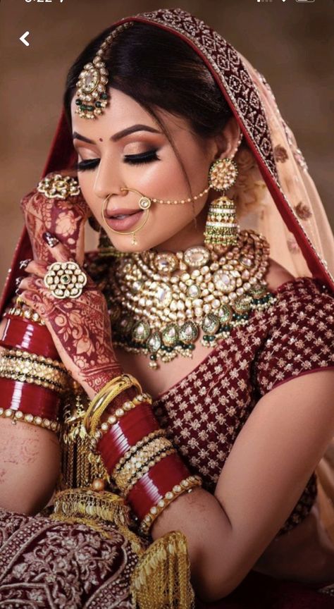 Royal Bridal Makeup, New Dulhan Pose, Wedding Dulhan Pose, Indian Bride Poses, Indian Bride Photography Poses, Muslim Bridal, Indian Wedding Poses, Bride Photos Poses, Groom Photoshoot