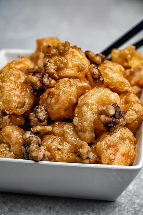 Sticky Shrimp, Walnut Shrimp Recipe, Coop Can Cook, Asian Meals, Walnut Shrimp, Honey Walnut, Honey Walnut Shrimp, Best Honey, Shrimp Recipe