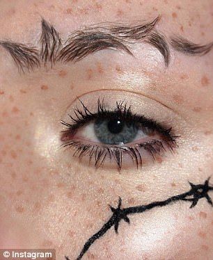 What will they think of next? Before squiggle brows, looks like barbed wire brows were all the rage on Instagram Barbed Wire Eyeliner, Barbed Wire Makeup, Feather Eyebrows, Eyebrow Images, Crazy Eyebrows, Makeup Crazy, Eyebrow Trends, Feather Brows, Marie Claire Magazine