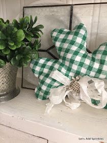 Shamrock Pillow, French Inspired Decor, St. Patrick's Day Diy, Christmas Pumpkins, St Patricks Crafts, St Patrick's Day Decorations, St Patrick's Day Crafts, My Sewing Room, Diy Pillows