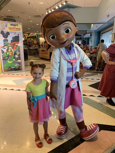 Doc McStuffins! Doc Mcstuffins Halloween Costume, Doc Mcstuffins Characters, Doc Mcstuffins Dti Outfits, Doc Mcstuffins Toys, Doc Mcs, Disney Doc Mcstuffins, Princess Toys, Doc Mcstuffins, Disney Fairies