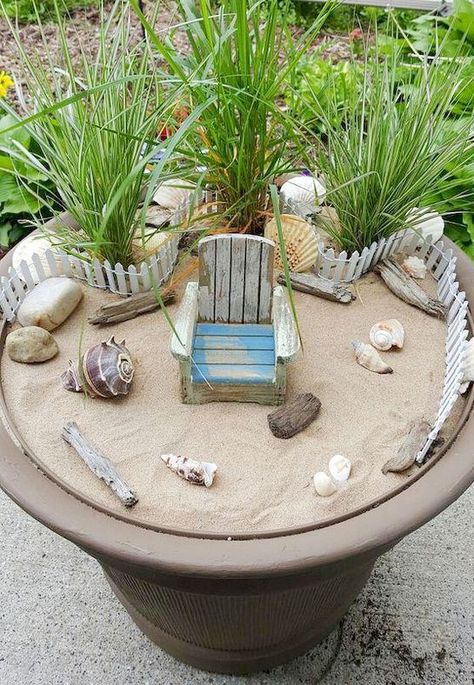 Beach Fairy Garden, Tanaman Pot, Jardim Diy, Fairy House Diy, Fairy Garden Crafts, Fairy Garden Designs, Faeries Gardens, Mini Fairy Garden, Fairy Garden Decor