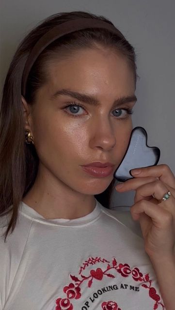 Dr. Stephanie Flockhart on Instagram: "If you want to reduce laugh lines and plump your lips, this routine is for you! Make sure to always use facial oil when doing your Gua Sha routine, be generous as you want the tool to have enough slip to move easily. Light to medium pressure and always use your opposite finger or hand to support the skin. Repeat each move 8x and don’t forget the other side! Disclaimer: not medical advice Face massage , Gua Sha tutorial, Gua Sha facial, skincare, clean s Stephanie Flockhart, Gua Sha Tutorial, Gua Sha Routine, Skin Inspiration, Be Generous, For Headaches, Taurus Moon, Facial Skincare, Tension Relief