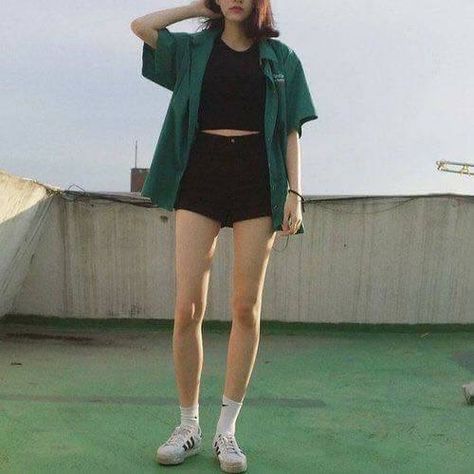 Black Shirts, Fashion Grunge, Marina And The Diamonds, Mia 3, Ulzzang Fashion, Pinterest Fashion, Korea Fashion, Soft Grunge, Korean Outfits