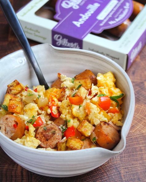 A quick and filling breakfast is essential for those busy mornings when cereal just will not do. This Andouille Chicken Sausage Scramble adds just the right amount of smokiness to your breakfast, while potatoes, eggs, onions and peppers provide flavor and protein that you need to conquer the day, at least until lunch. Breakfast Sausage Scramble, Chicken Sausage And Eggs, Crumbled Sausage Recipes Breakfast, Chicken Sausage Breakfast, Andouille Sausage And Eggs, Breakfast Chicken Sausage, Chicken Sausage Bowls, Andouille Breakfast, Chicken Sausage And Eggs Breakfast