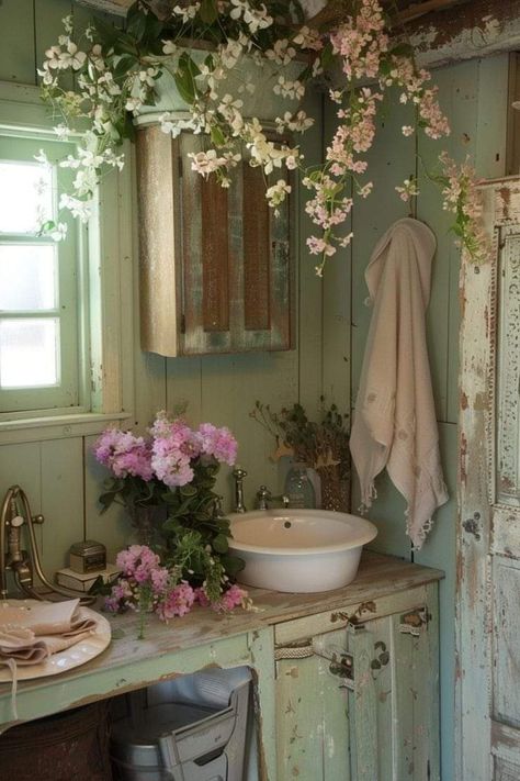 Dream Cottage Interior, Cottage Core Bathroom, Farmhouse Bathroom Lighting, Cottagecore Interior, Cottage House Interior, Bathroom Lighting Ideas, Farmhouse Bathroom Ideas, Rustic Vintage Decor, Chic Room