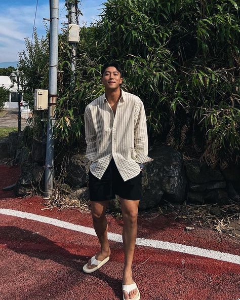 Asian Minimalist Fashion, Outfit Ideas Men Korean, Korean Street Fashion Mens, Swimming Pool Outfit, Flops Outfit, Korean Fashion Summer Street Styles, Summer Fits Men, Rugged Aesthetic, Korean Street Fashion Men